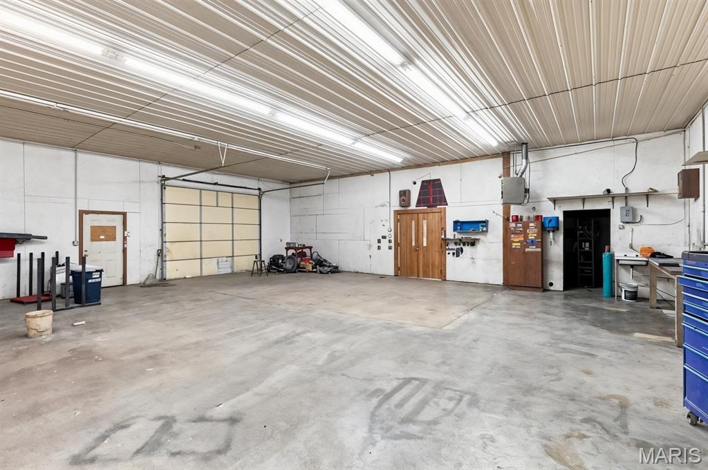 n/a - Commercial Sale
