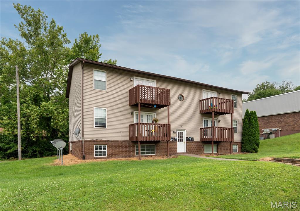 Welcome to your next investment opportunity! This newly renovated six-unit apartment building offers strong income potential with five beautifully updated units and one value-add opportunity. Recent upgrades include luxury vinyl plank flooring, stainless steel appliances, granite countertops, new tubs with tub surrounds, and other modern finishes in five of the six units. The remaining unit is occupied by a long-term legacy tenant paying below-market rent, so there is room to increase the rent in the future. Conveniently located near schools, shopping, restaurants, everyday amenities, and I-64. Whether you're looking to expand your real estate portfolio or invest in a property with both immediate cash flow and upside potential, this apartment building is one you won't want to miss. Buyer to independently verify all MLS information. Schedule your showing today!