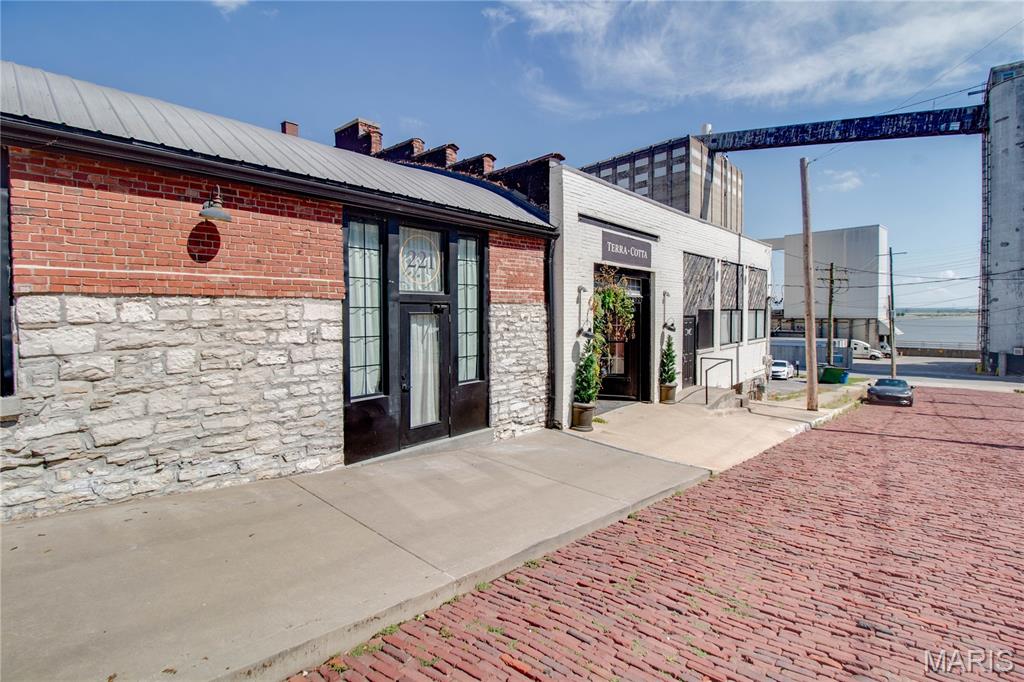 Inpenitentiary - Commercial Lease