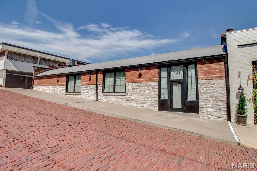 Inpenitentiary - Commercial Lease