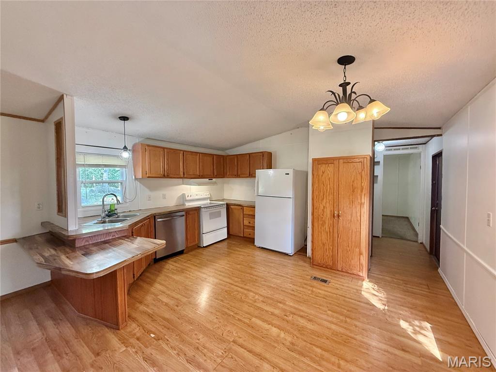 Victoria Woods - Residential