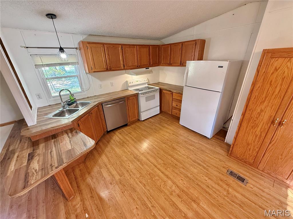Victoria Woods - Residential
