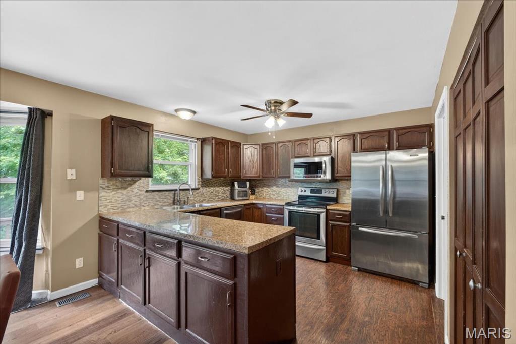 Twin Chimneys Ph2 Village H The Cedar - Residential