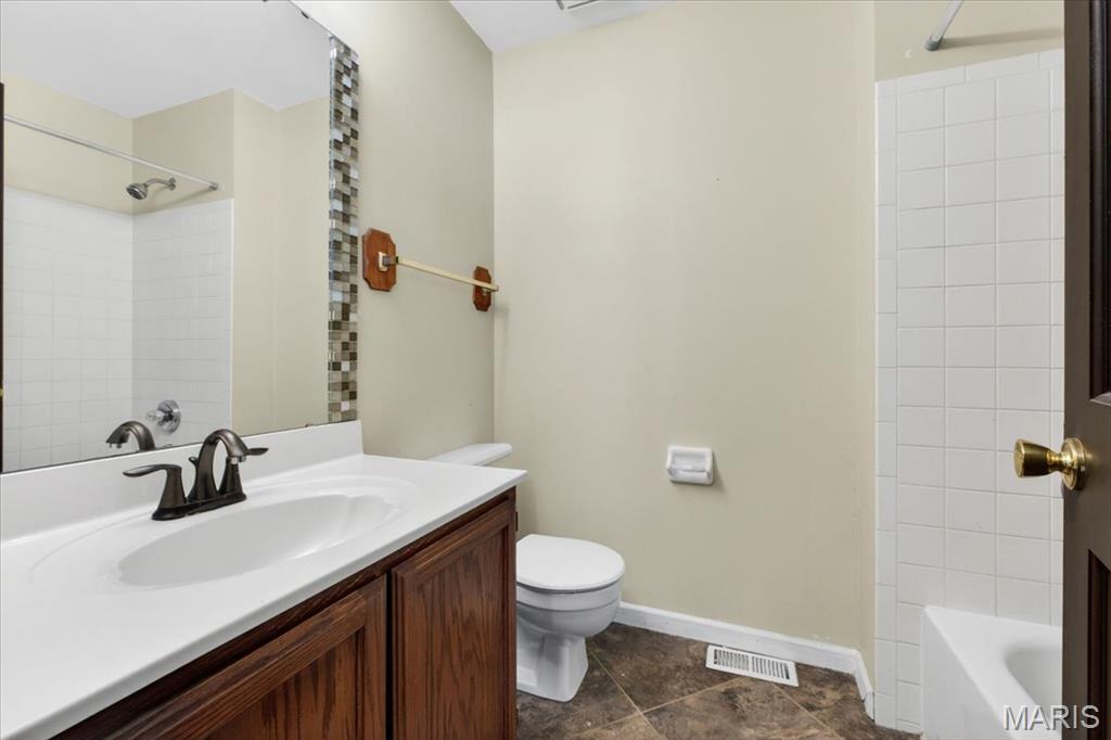 Twin Chimneys Ph2 Village H The Cedar - Residential