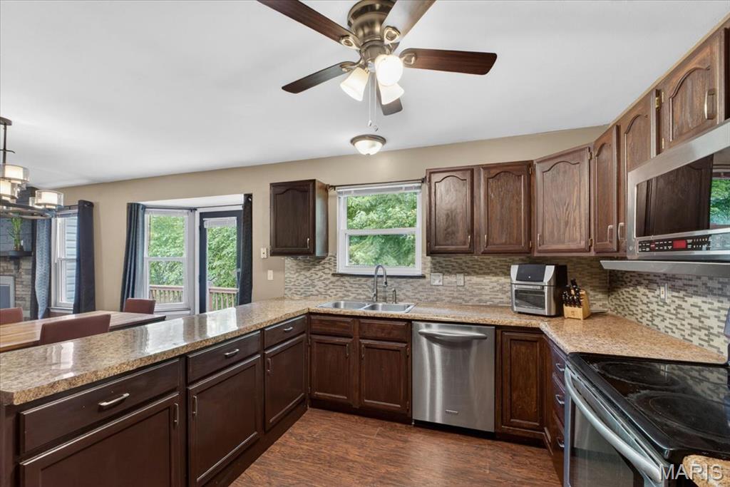 Twin Chimneys Ph2 Village H The Cedar - Residential