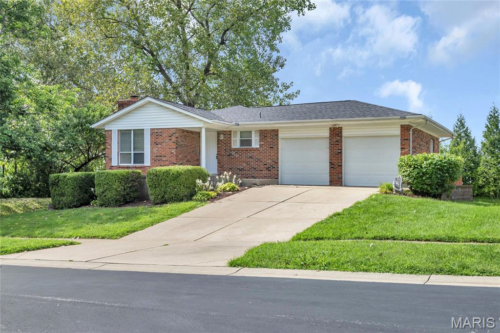 Welcome to this lovely, predominantly low-maintenance ranch nestled in the highly sought-after Fox Hill Estates subdivision. This inviting home offers a spacious family room with a wood-burning fireplace and beautiful hardwood flooring throughout the entry, kitchen, hallway, and family room. The generously sized hall bathroom features a solid-surface tub and shower surround, while the spacious primary suite includes an adjoining bath with a pedestal sink and solid-surface shower surround. Additional highlights include six-panel doors and ceiling fans throughout. The finished lower level provides an expansive bonus living area—perfect for entertaining, relaxing, a home office, or family gatherings. A sliding-door walkout leads to a large stone-paver patio and incredible deck, creating an ideal setting for outdoor entertaining and enjoying the private backyard. The yard backs directly to the walking/jogging path, offering convenient access to the lake and fantastic Fox Hill Park. Freshly painted interiors add a clean, move-in-ready feel to this wonderful home.

Don't miss the opportunity to make this charming Fox Hill Estates ranch your new home!