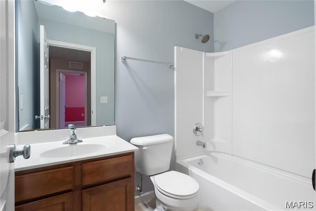 FOUNTAIN PLACE - Residential Lease