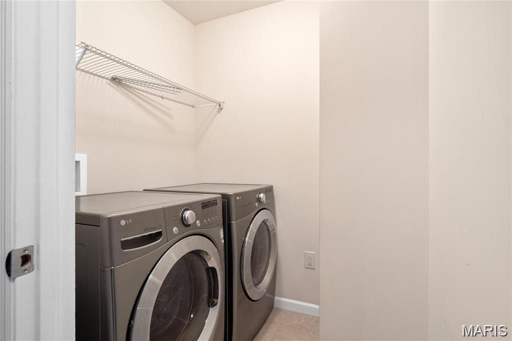 FOUNTAIN PLACE - Residential Lease