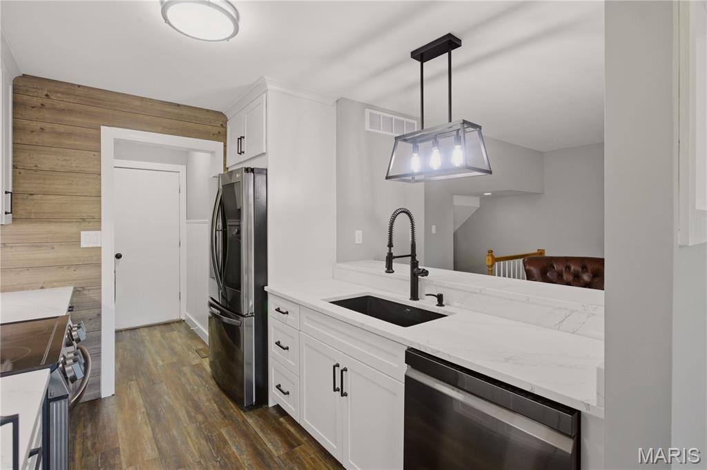 Clarkson Grove Condo Seventh - Residential