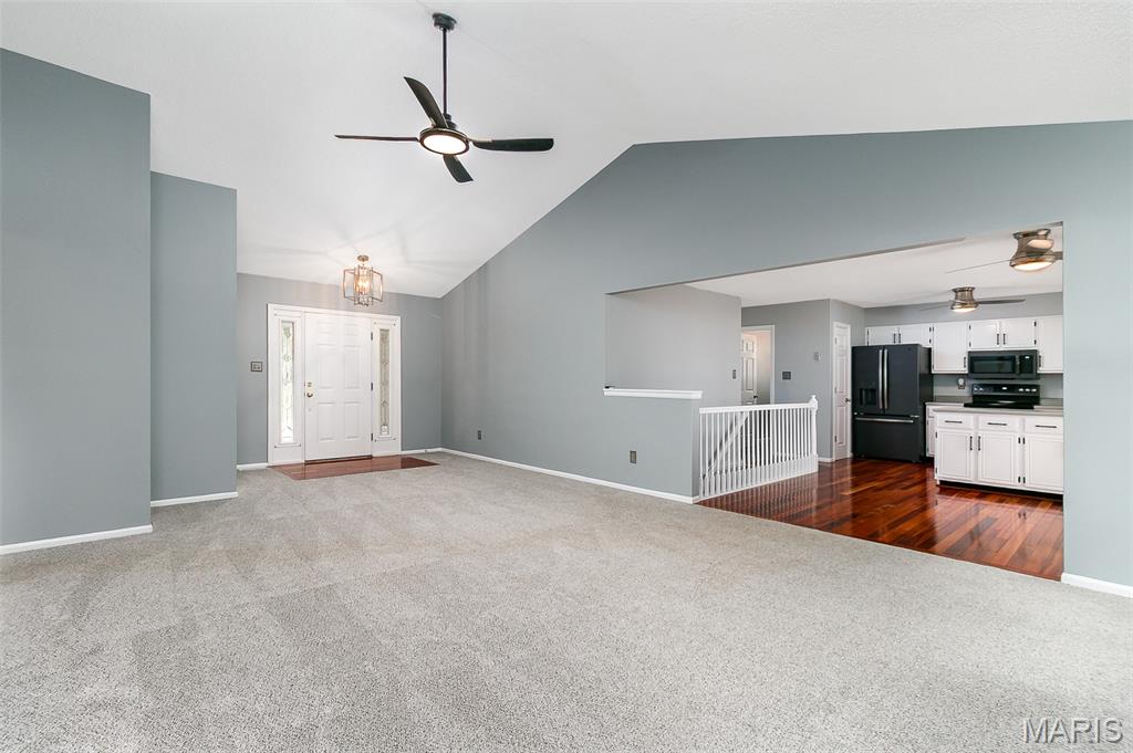 Country Crossing Manor - Residential