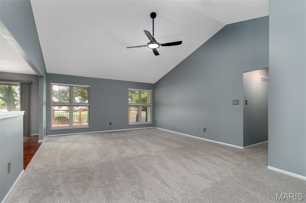 Country Crossing Manor - Residential