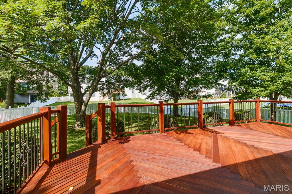 Country Crossing Manor - Residential