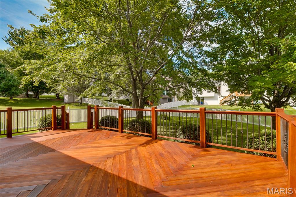 Country Crossing Manor - Residential