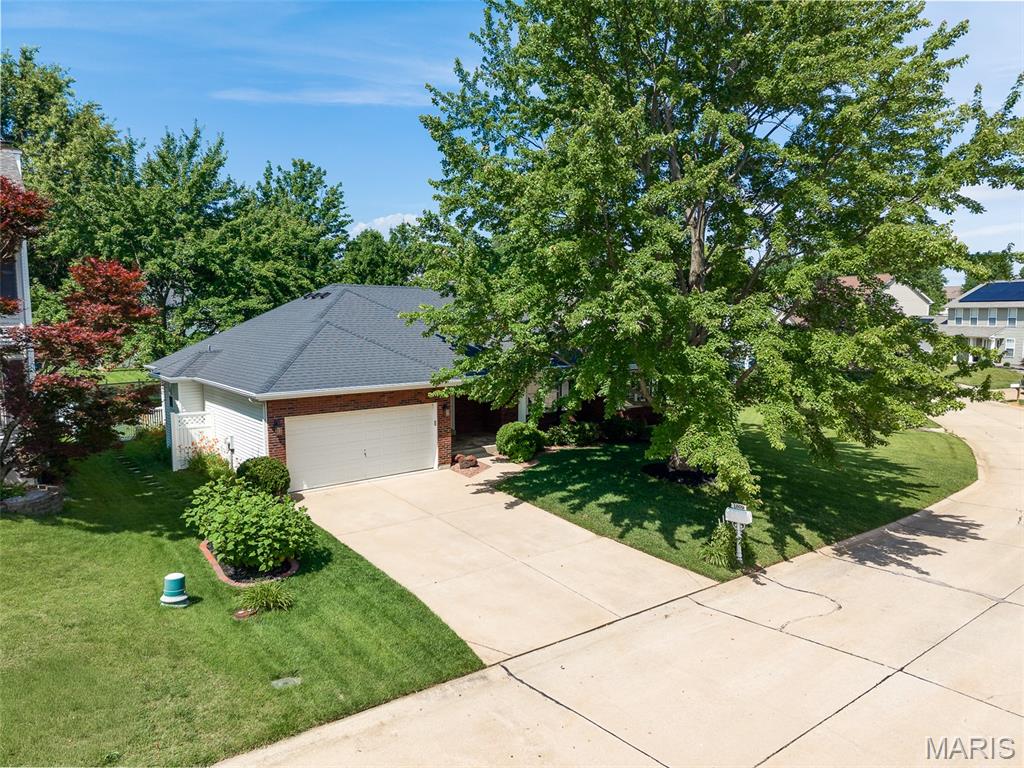 Country Crossing Manor - Residential