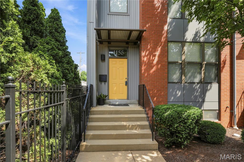 McPherson Court Twnhms - Residential
