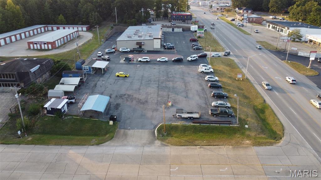 Positioned in a highly visible, desirable and accessible location, this exceptional commercial lot offers a rare opportunity of being conventionally located in Poplar Bluff. Surrounded by established businesses, retail shops, restaurants, and professional services, the property benefits from strong foot traffic, steady vehicle flow, and maximum exposure.

With its vast potential and generous lot size, the site is ideal for a wide range of development opportunities, from retail and dining to office or mixed use projects.

This is a prime investment opportunity for developers, entrepreneurs, or investors seeking to secure a valuable piece of real estate in one of Poplar Bluff’s most desirable commercial corridors.

Don’t miss your chance to establish a landmark presence in the heart of the community