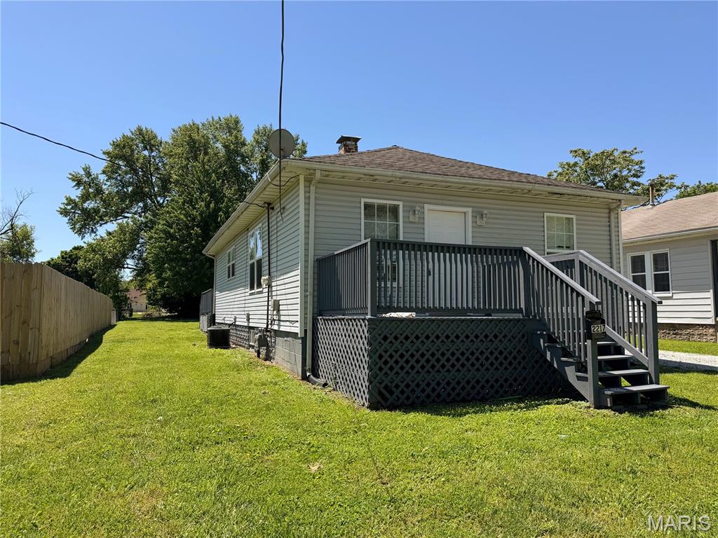 This well maintained 2 bed 1 bath home is ready for a new owner! Previously rented for $1000/mo. This is a great home for a first time buyer, low maintenance and easy to maintain! Could also be a great rental property for any investors. The possibilities are endless, schedule your showing today!