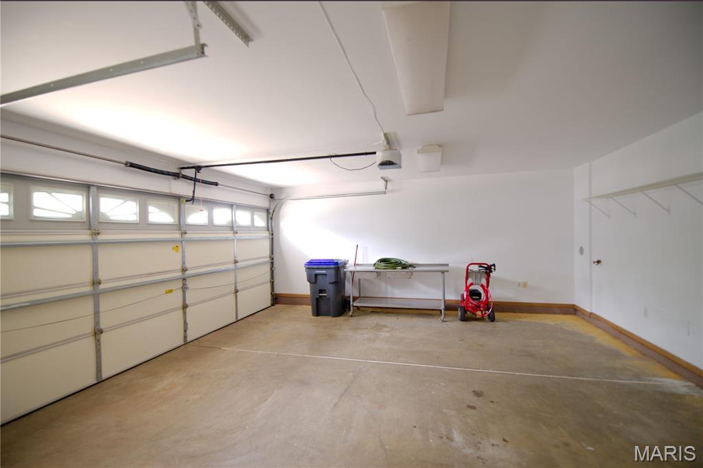 Crown Pointe Bldg 26 - Residential