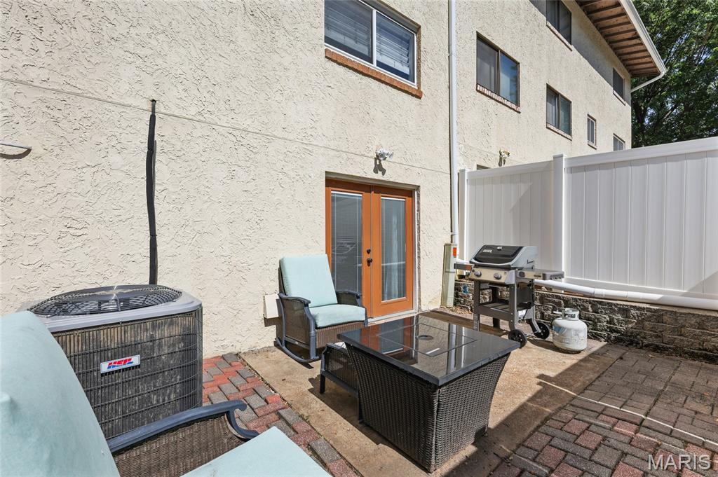 Kiefer Creek Condo - Residential
