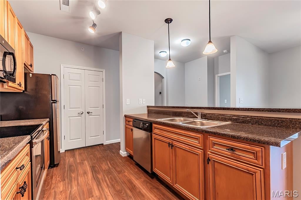 Bridgewater Cove A Condo 8th - Residential