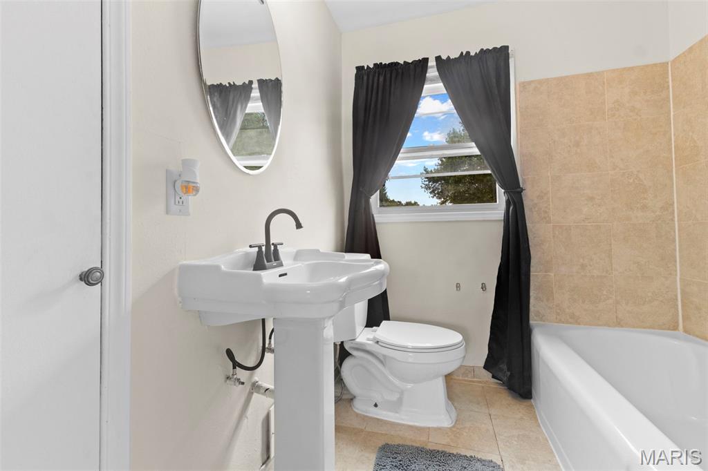 San Fernando Hills 5 - Residential