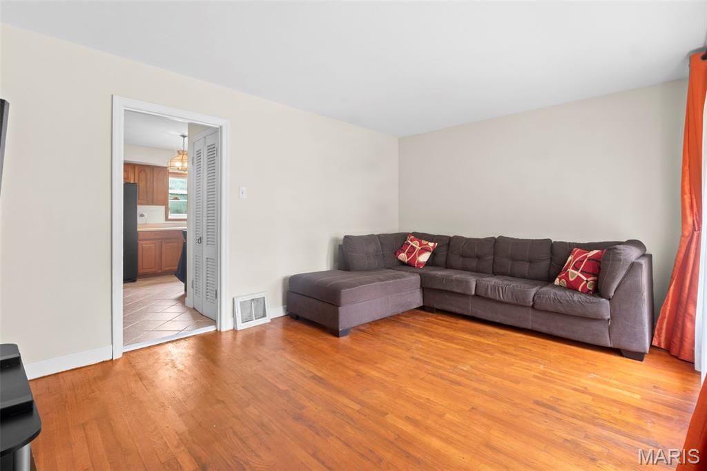 San Fernando Hills 5 - Residential