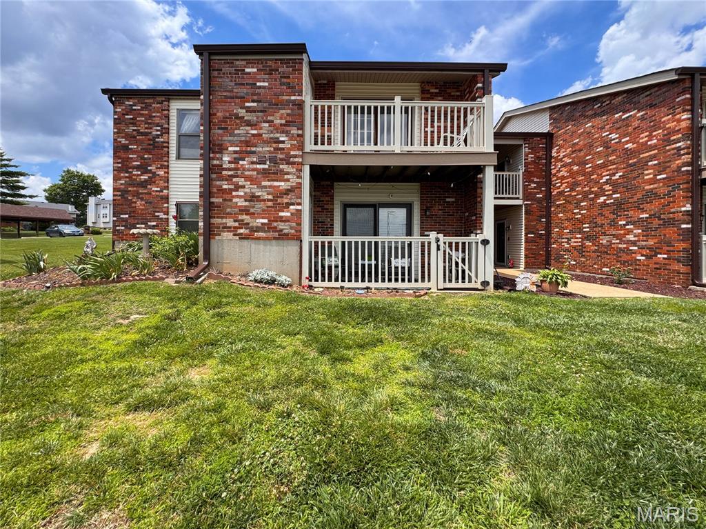 GREAT OPPORTUNITY - FIXER UPPER!  This upstairs unit is being sold AS IS so you can put on your own finishing touches and is priced accordingly.  2 bed, 2 bath upstairs unit with large living room, private balcony, built in storage shed, laundry closet and well appointed kitchen.  Sit on your balcony and enjoy the twinkling light of Columbia. HOA FEES include clubhouse reservation access, pool, tennis, pickleball and basketball, water, sewer, trash, parking and snow removal.  Make it yours and enjoy maintenance free - worry free living!