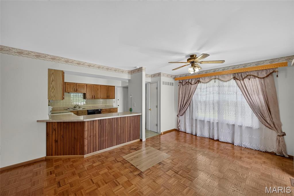 Sandalwood Creek Condo Ph Four- - Residential
