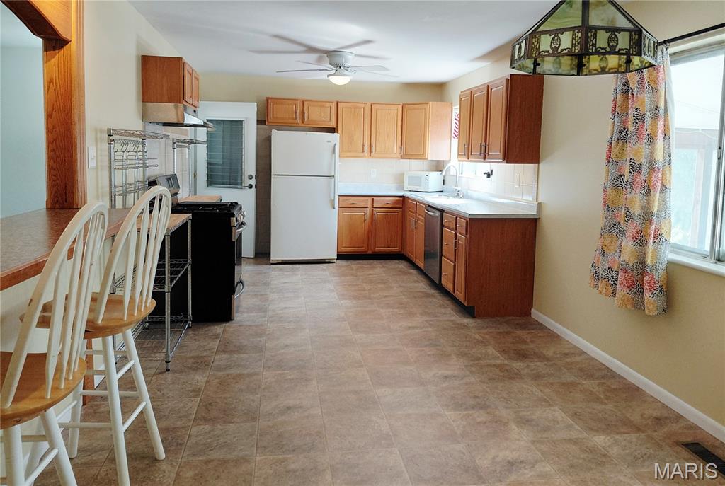 Colonial Manor 4 - Residential