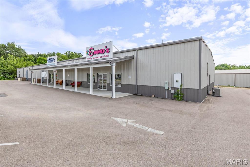 n/a - Commercial Sale