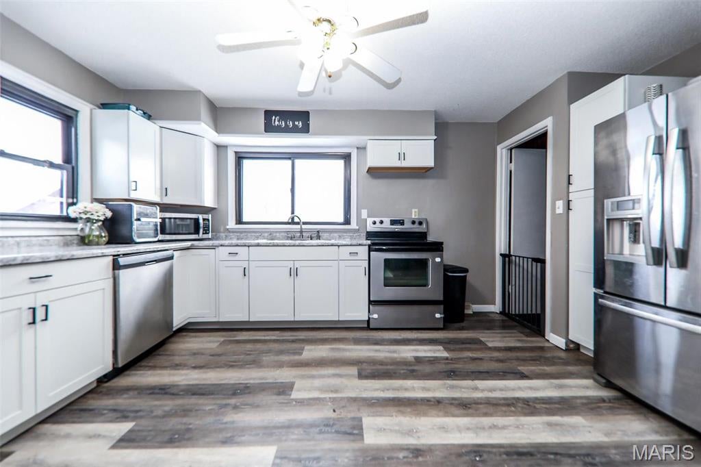 WOODLAND HILLS - Residential