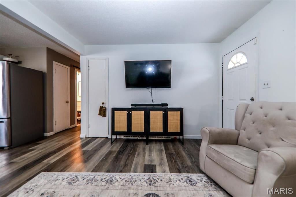 WOODLAND HILLS - Residential