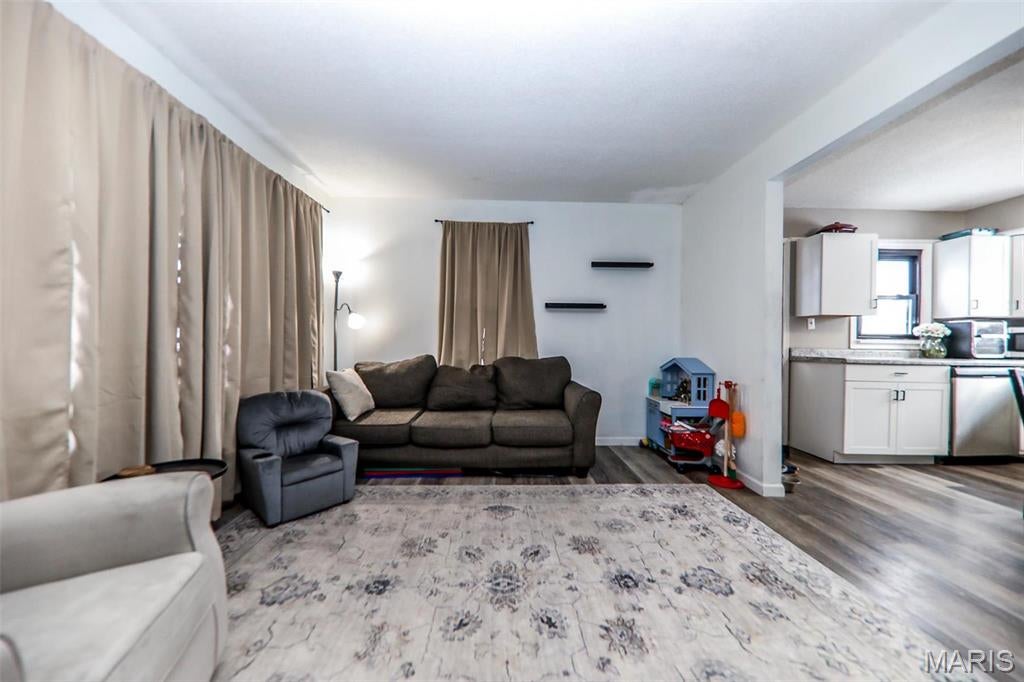 WOODLAND HILLS - Residential