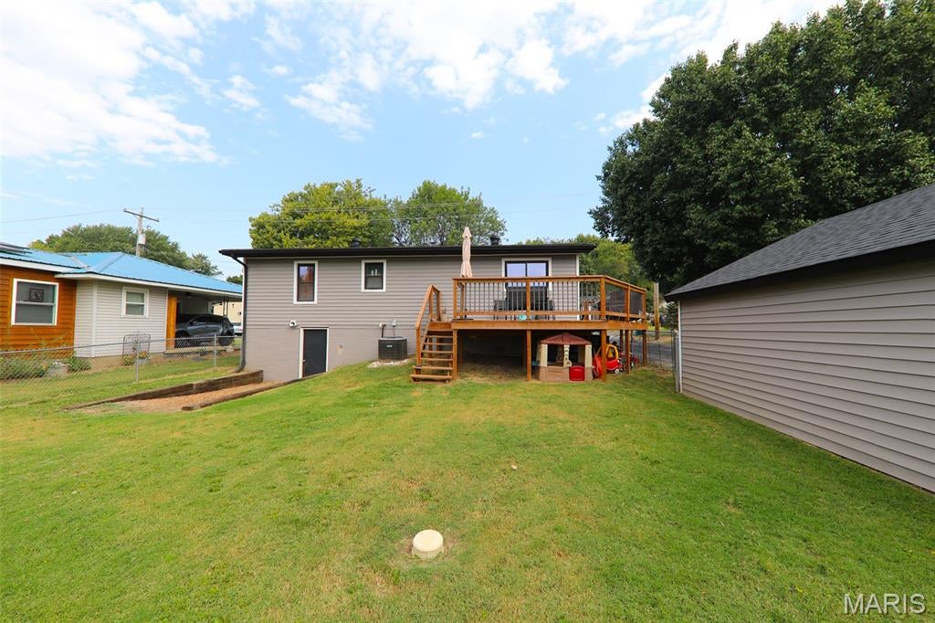 WOODLAND HILLS - Residential