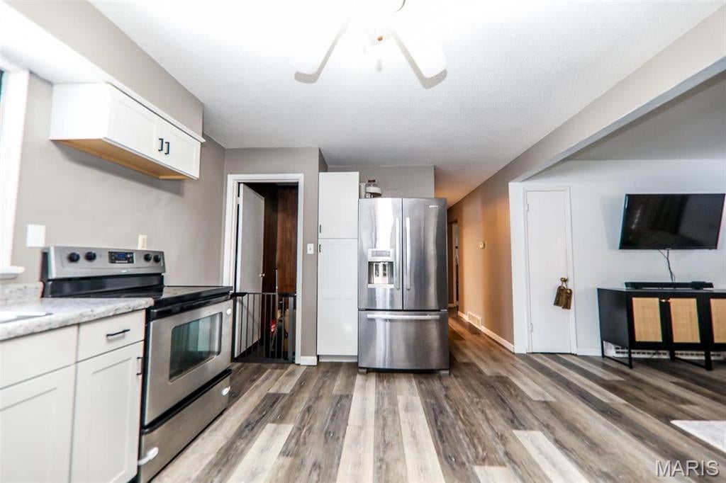 WOODLAND HILLS - Residential