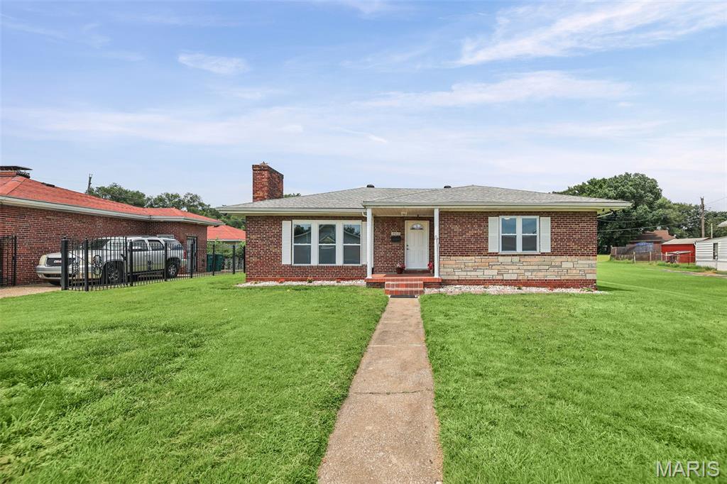 Beautifully updated all-brick ranch offering the perfect blend of modern finishes and functional living space! Step inside to a bright and inviting living room featuring luxury vinyl plank flooring, oversized windows that flood the home with natural light, and a cozy wood-burning fireplace. The spacious dining room flows seamlessly into the beautifully remodeled kitchen, complete with quartz countertops, stylish gray cabinetry, stainless steel appliances, a modern hexagon tile backsplash, and ample cabinet and prep space. The main level features two generously sized bedrooms with plush carpeting and abundant closet space, along with a full bathroom.
The lower level expands the home's possibilities with a third bedroom, a second full bathroom, and a large unfinished basement providing endless potential for a future family room, recreation area, home gym, workshop, or additional storage.
Beautifully updated all-brick ranch offering the perfect blend of modern finishes and functional living space! Step inside to a bright and inviting living room featuring luxury vinyl plank flooring, oversized windows that flood the home with natural light, and a cozy wood-burning fireplace. The spacious dining room flows seamlessly into the beautifully remodeled kitchen, complete with quartz countertops, stylish gray cabinetry, stainless steel appliances, a modern hexagon tile backsplash, and ample cabinet and prep space. The main level features two generously sized bedrooms with plush carpeting and abundant closet space, along with a full bathroom. NEW ROOF being installed next week. And already passed occupancy inspection!! MOVE-IN ready!