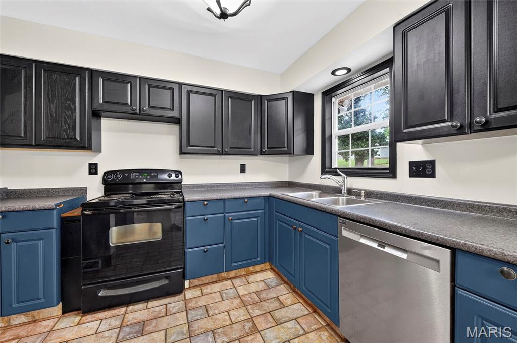 Westwood Ac #4 - Residential