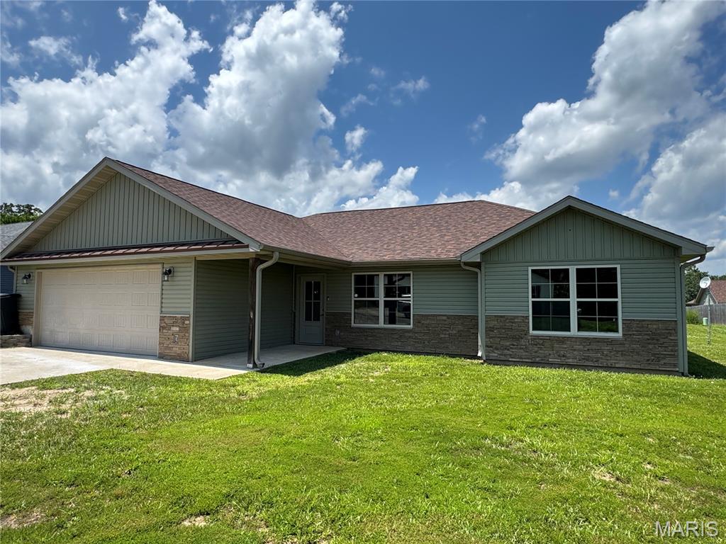 Built in 2022 & located in the highly desirable Summit Pass neighborhood.  This 3-bed, 2-bath home features a split bedroom design and open layout.  The living, dining, and kitchen features soaring vaulted ceilings & an open layout.  The kitchen boasts granite countertops, stainless steel appliances, and a large island.  The primary suite includes tray ceilings, a spa-inspired en-suite bathroom with dual vanity sinks, an oversized walk-in shower & a walk-in closet.  Step outside to the level backyard, complete with a patio that’s perfect for outdoor dining. The yard offers plenty of space for gardening, play or future landscaping projects.  The house could use a little TLC including paint, allowing for a great opportunity to make it your own.