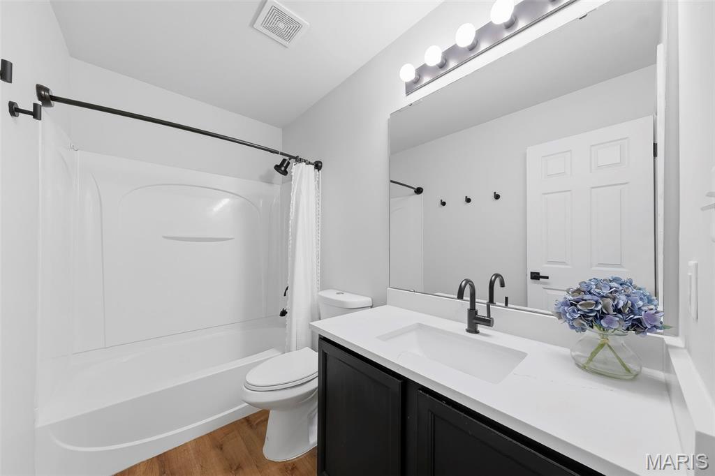 Brownstone Village At Thornbury #2 - Residential