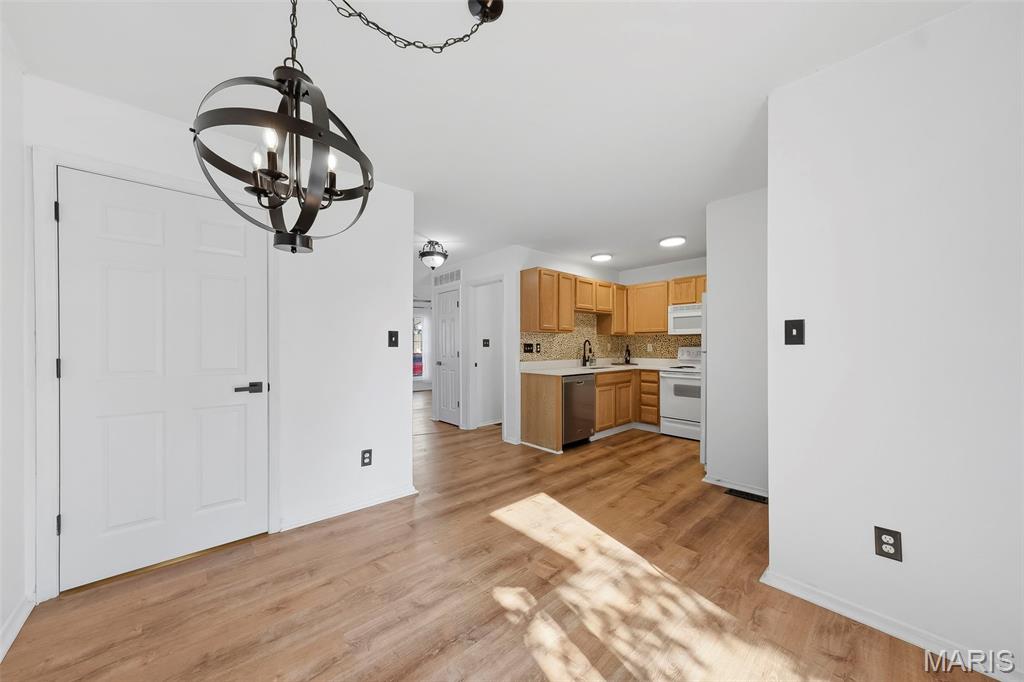 Brownstone Village At Thornbury #2 - Residential