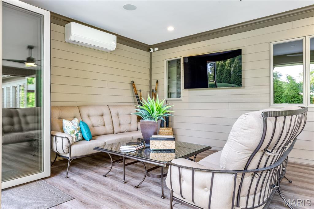 Meadowbrook Country Club Estates - Residential