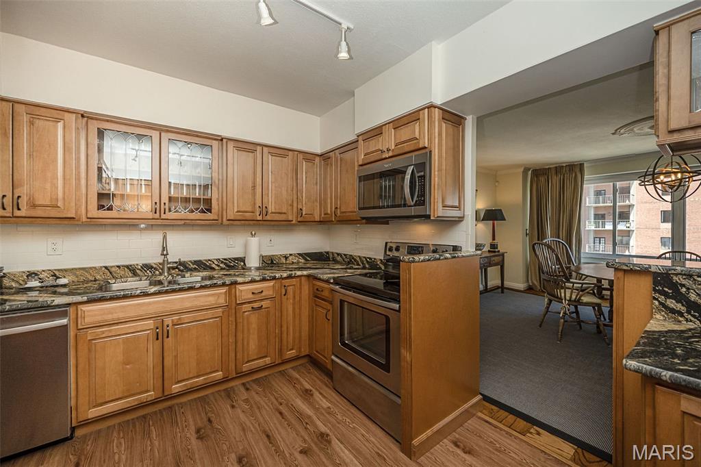 Hanley Towers Condominium - Residential