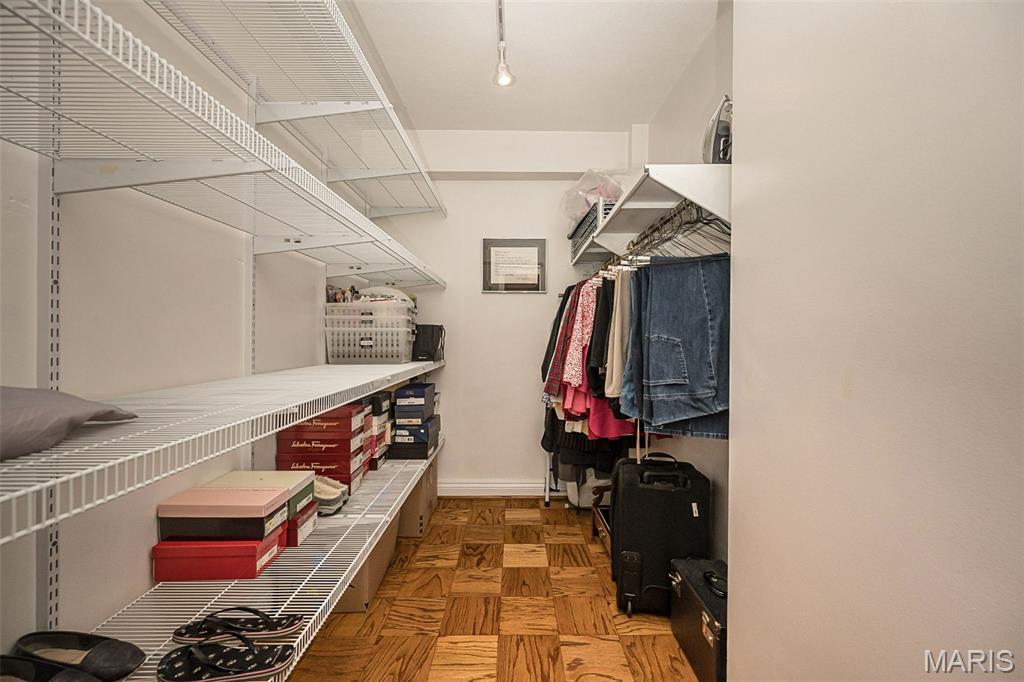 Hanley Towers Condominium - Residential