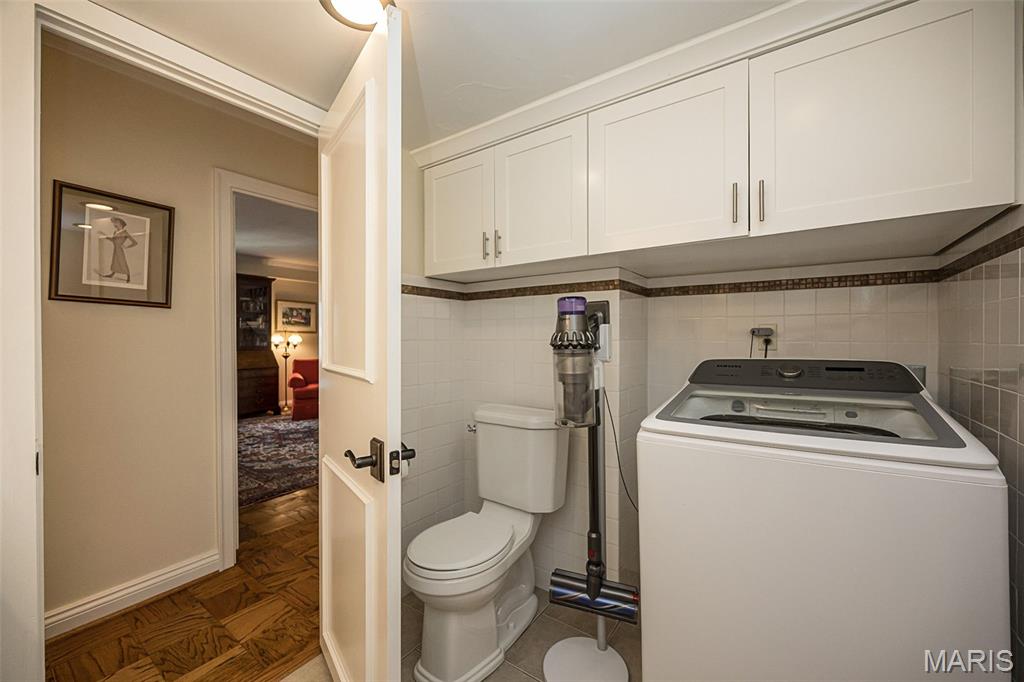 Hanley Towers Condominium - Residential