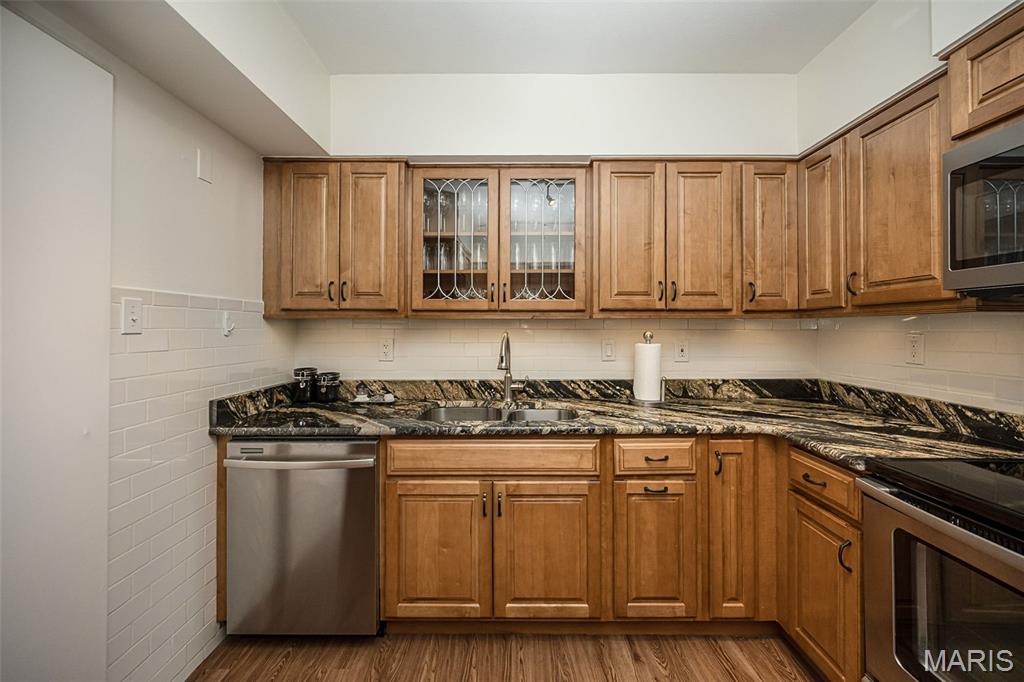 Hanley Towers Condominium - Residential
