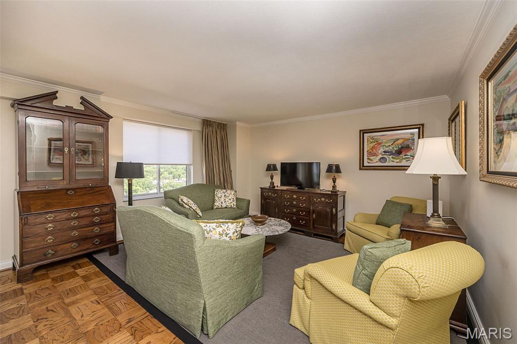 Hanley Towers Condominium - Residential