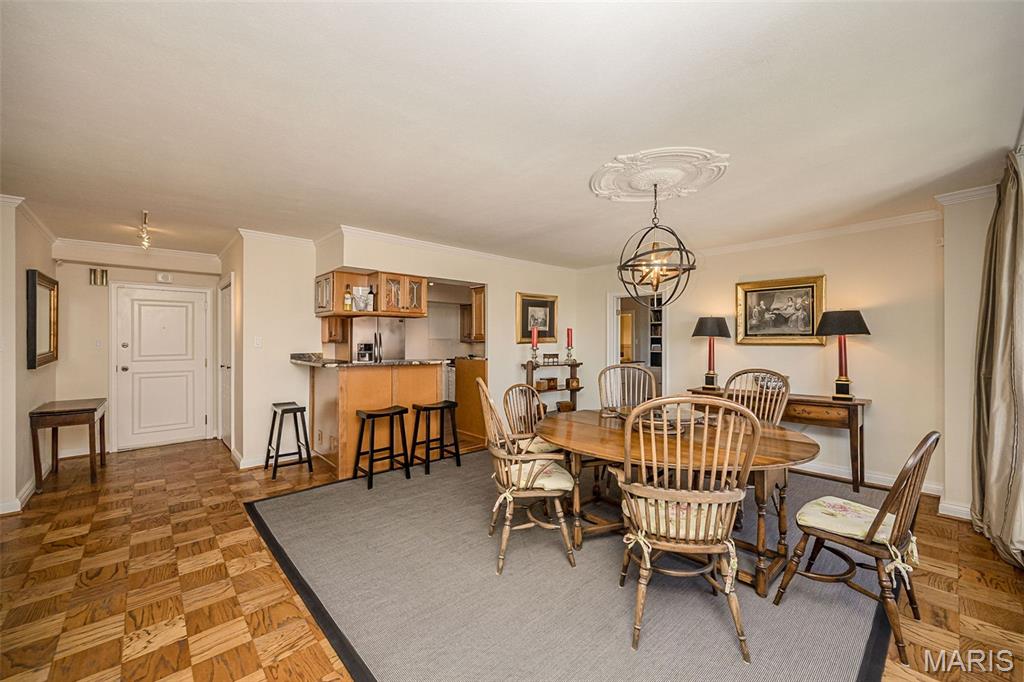 Hanley Towers Condominium - Residential