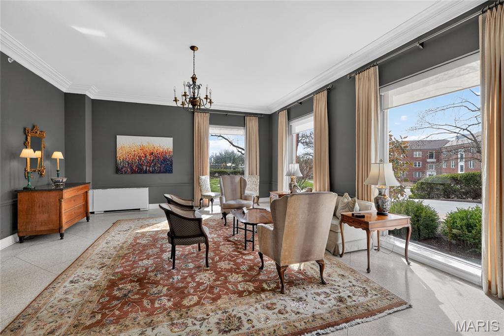 Hanley Towers Condominium - Residential