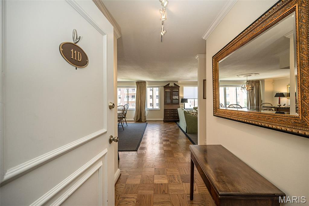 Hanley Towers Condominium - Residential