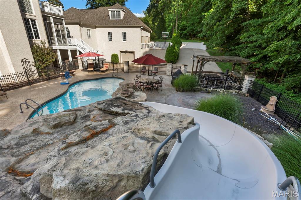 Briarwood Estate - Residential